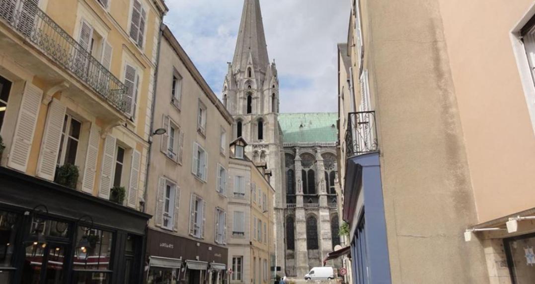 Au Coeur De La Ville, A Deux Pas De La Cathedrale. Apartment Chartres