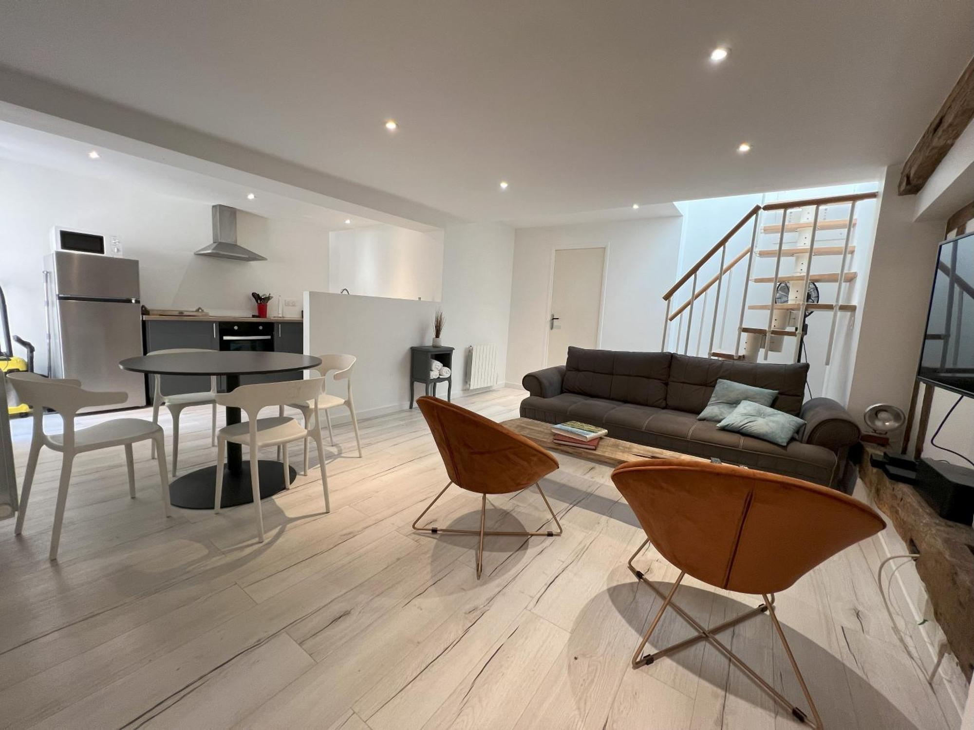 Apartment Au Coeur De La Ville, A Deux Pas De La Cathedrale. *